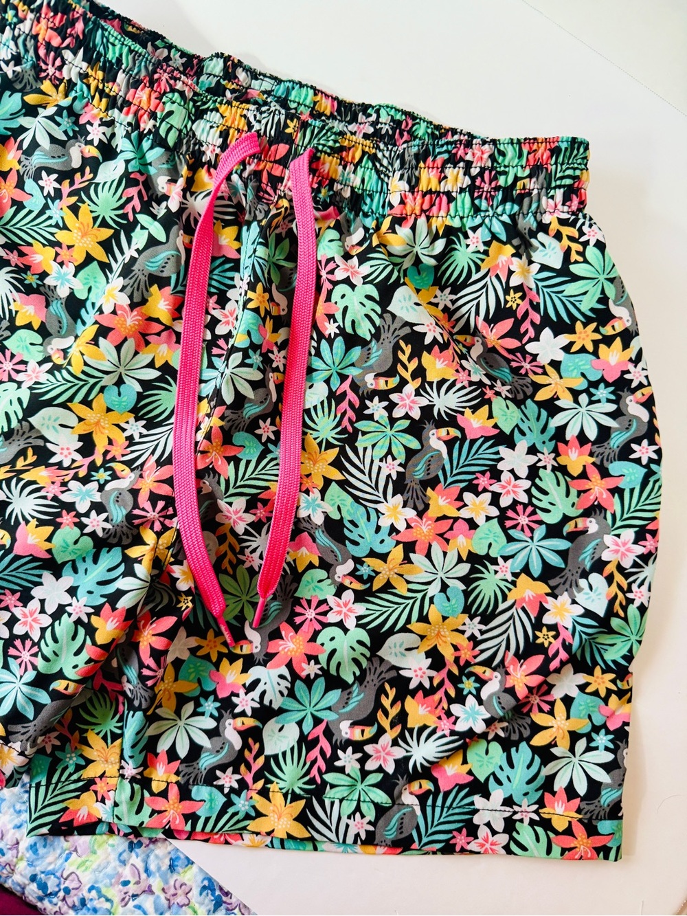 Chubbies 5.5” Inseam Tropical Floral Swim Trunks - size Large - Picture 2 of 11
